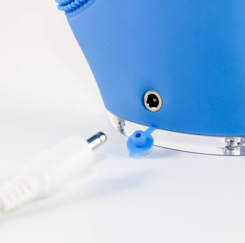 C&aacute;ch sạc m&aacute;y rửa mặt Halio